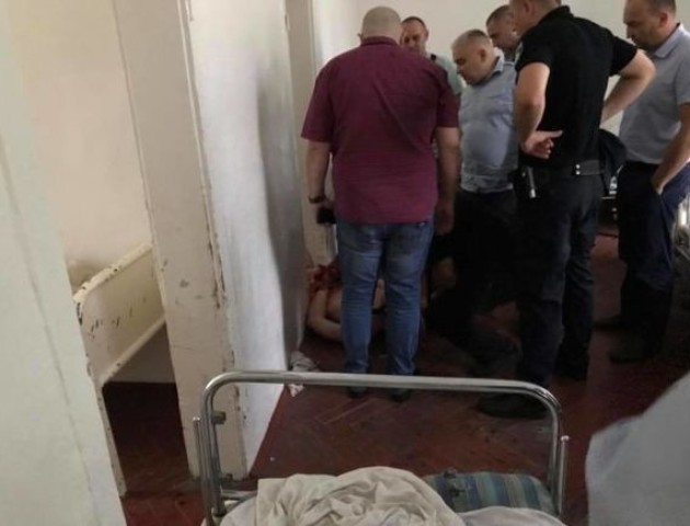 Замість суворого режиму - психлікарня: хворого, що порізав людей, можуть перевести на Волинь