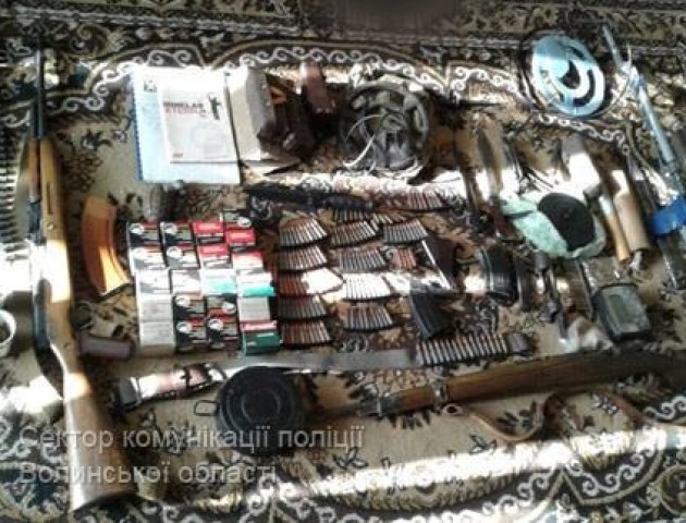 Знайшли склад зброї у Володимир-Волинському