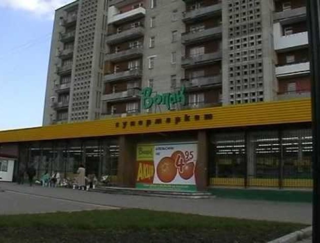 На прилавках волинського супермаркету - торт з цвіллю