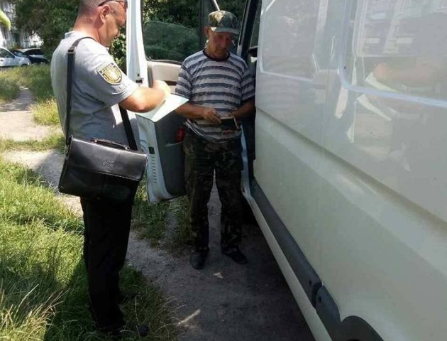 Луцькі муніципали ловили злісних паркувальників