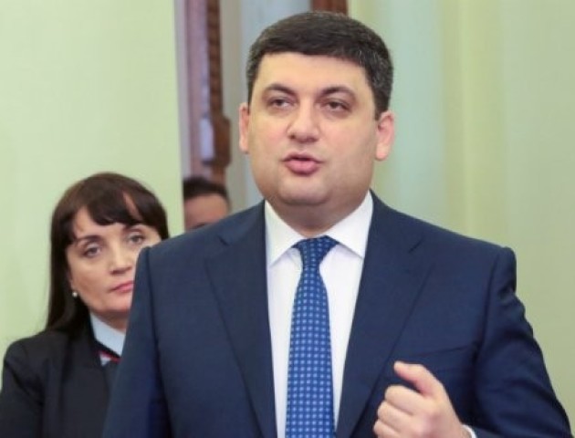В «Укрзалізниці» діє корупційна система розподілу вагонів, – Гройсман