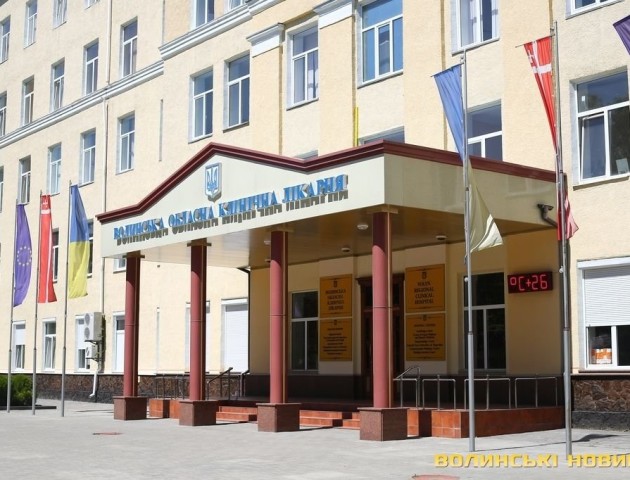 Хлопця, який чудом вижив у ДТП, транспортують до Луцька