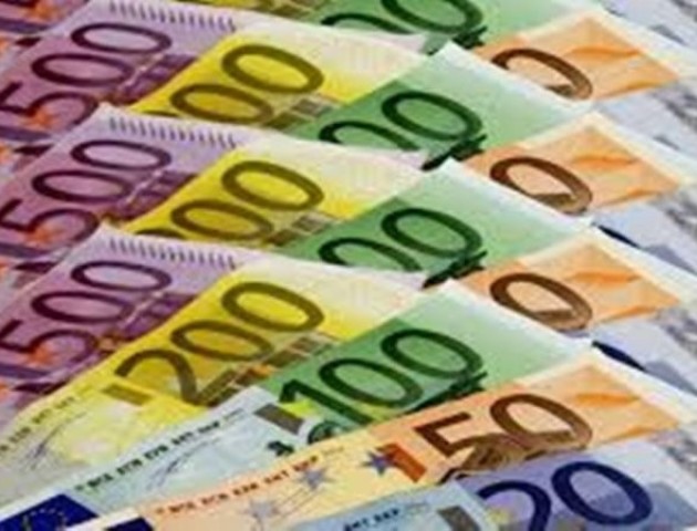 Як перевезти через кордон готівкою понад 10 тисяч євро