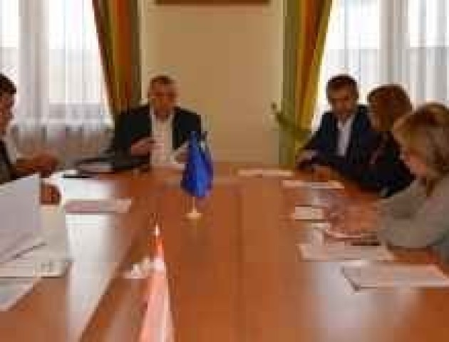 Перевиконання обласного бюджету повинно бути з економіки, а не депозитів, - депутати обласної ради
