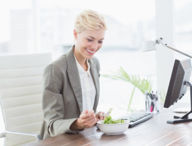 5 причин, чому люди гладшають на роботі