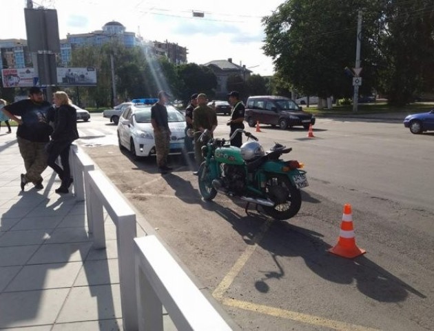 У Луцьку мотоцикліст збив 52-річного пішохода