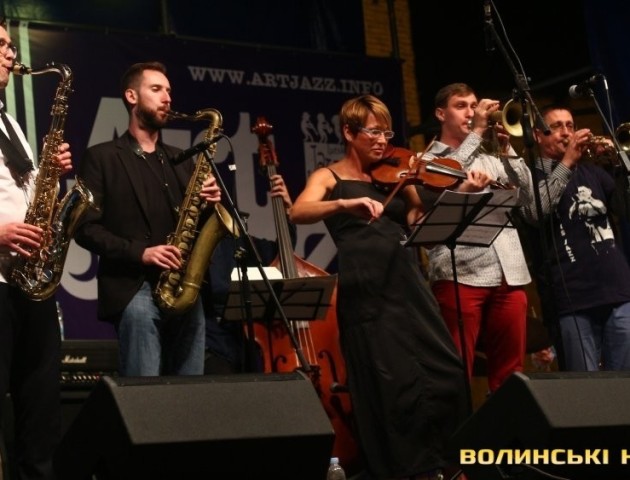 Перший день «Art Jazz Cooperation»: кантрі, регі та «сімейний» джазовий джем-сейшн