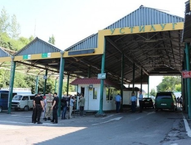 В Устилузі затримали чоловіка з пістолетом