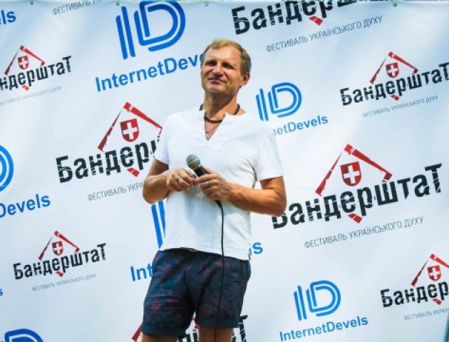 Олег Скрипка про луцькі дороги та безвіз на гутірці Бандерштату