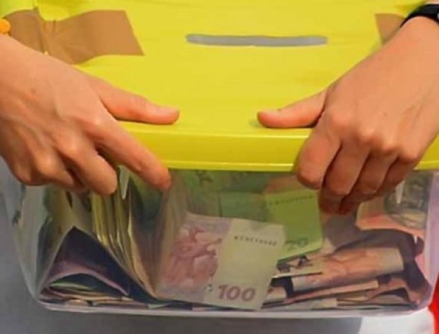 На Волині зловили чоловіків, які вкрали скриньку з грошима на лікування дитини