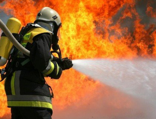 На Горохівщині горіла господарська будівля
