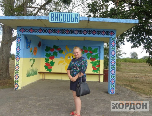 У волинському селі патріотично розмалювали автобусну зупинку