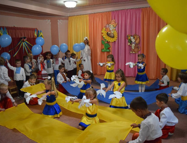 Луцькі малюки відзначили день миру. ФОТО