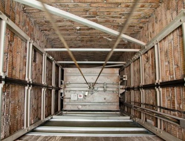 Ліфти-вбивці – чому не ремонтують підйомники та скільки коштують нові