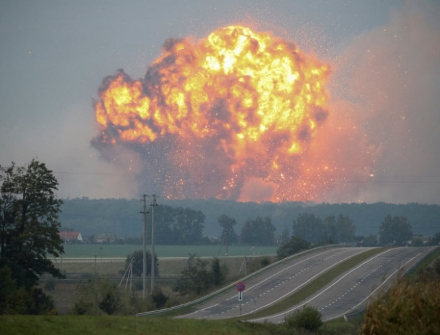 Волиняни коментують вибухи у Калинівці