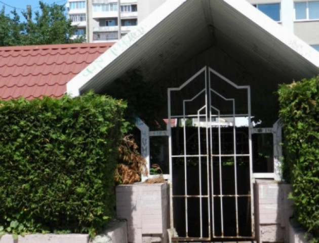 Громадській вбиральні у центрі Луцька бути