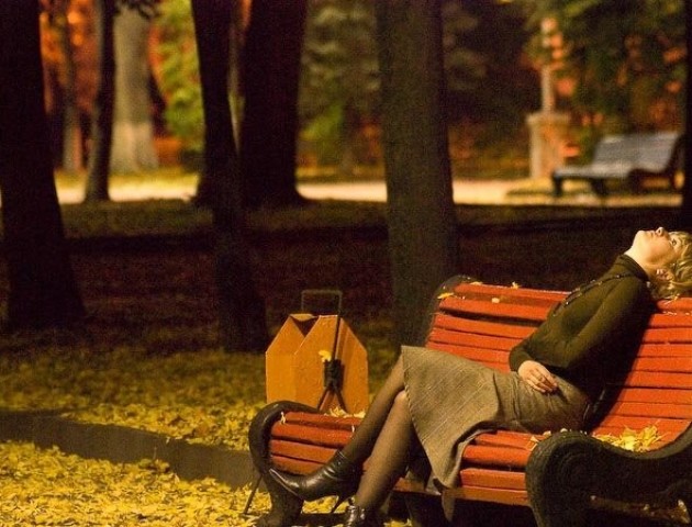 Яскравий одяг і нова робота — як побороти осінню депресію