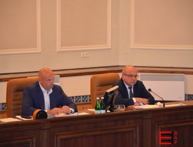 «Я готовий написати заяву, скласти повноваження голови і стати рядовим депутатом», - Ігор Палиця