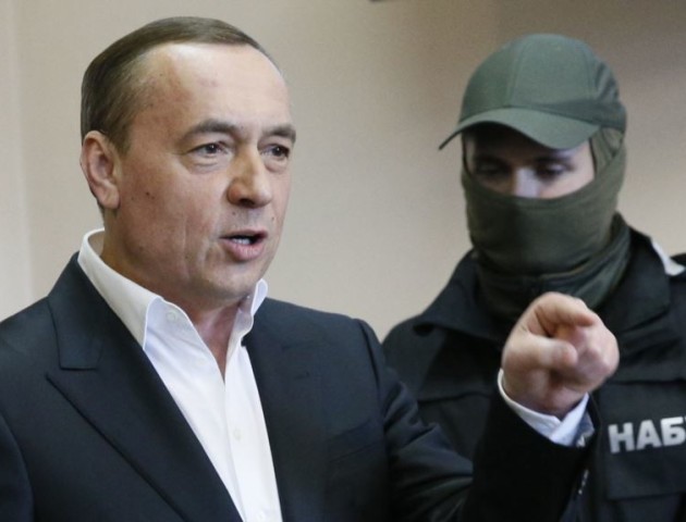 НАБУ надало захисникам екс-нардепа Мартиненка доступ до матеріалів справи. ВІДЕО