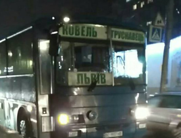 У Ковелі автобус до Трускавця на переході збив жінку