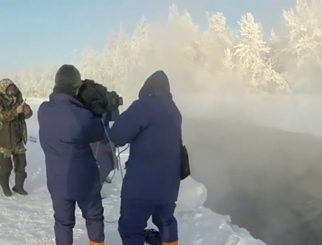 Чоловік занурився у водойму в 60-градусний мороз