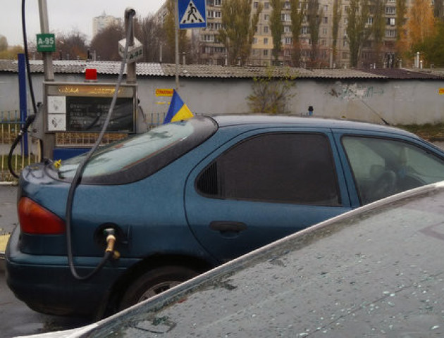 Почім обійдеться заправка автомобіля: прогноз на січень
