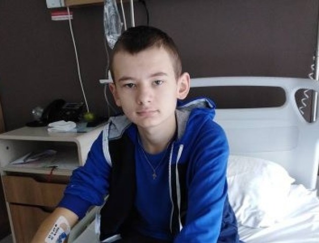 Хлопчик з Волині, який змалку нічого не чує, терміново потребує пересадки кісткового мозку