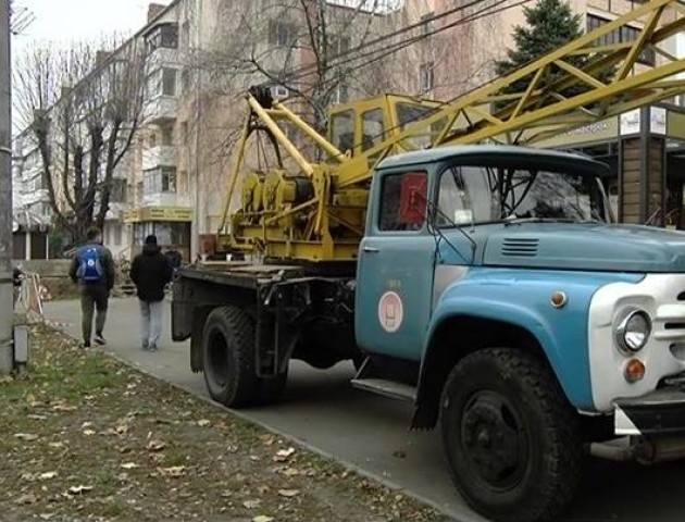 Сім багатоповерхівок Луцька - без опалення через прорив у тепломережі. ВІДЕО