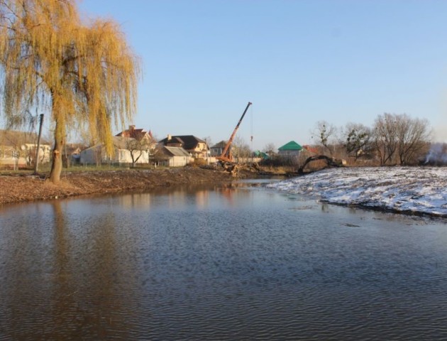 Як у Володимирі-Волинському відновлюють русло річки. ФОТО. ВІДЕО