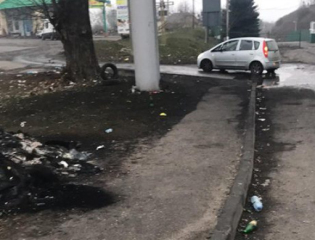 Мешканці Устилуга нарікають на«євробляхерів», які залишили по собі сміття та безлад