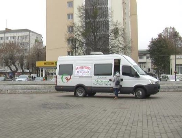 Під час безплатного обстеження у Луцьку в 2 людей виявили гепатит С, ще в однієї - СНІД. ВІДЕО