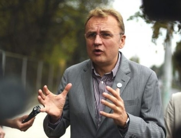 Якщо ви посмієте піти проти Петра Порошенка - Андрій Садовий