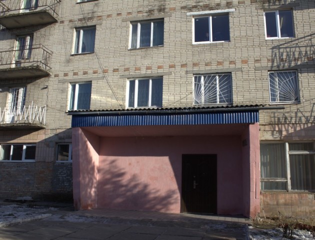 У Нововолинську дівчина випала з балкону гуртожитку училища