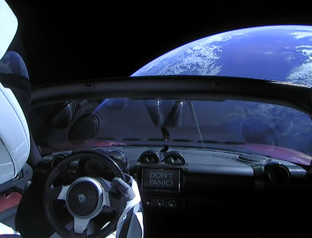 Ілон Маск запустив Tesla у космос: яка доля чекає на електрокар