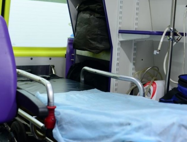 На Волині бабуся перекинула на себе холодильник і загинула