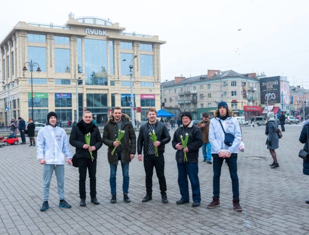 Луцька міська організація Радикальної партії Олега Ляшка привітала лучанок зі святом