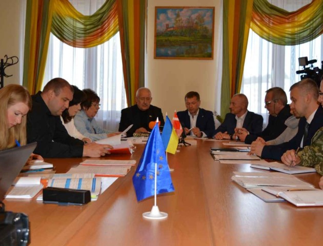 Депутати підтримують  голову облради в питанні наведення ладу на кордоні