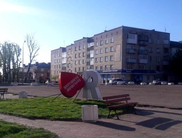 Вандали понищили інсталяцію «Я люблю Володимир». ФОТО