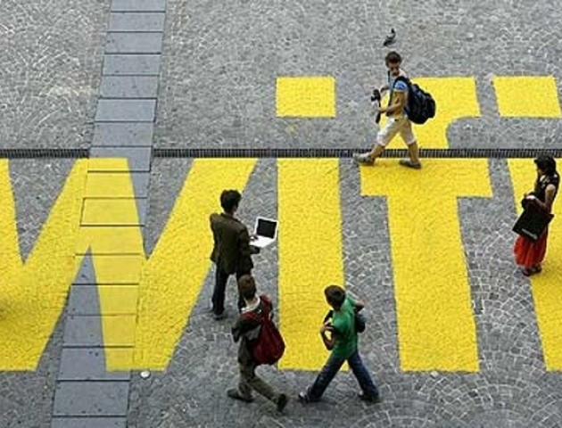 Не будь, як Facebook: як захистити свої дані у безкоштовному Wi-Fi