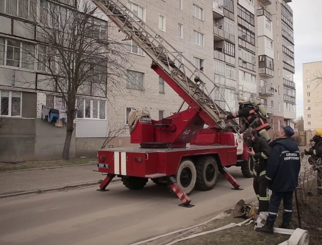 В одній з квартир Ковеля сталась пожежа: врятовано двоє людей