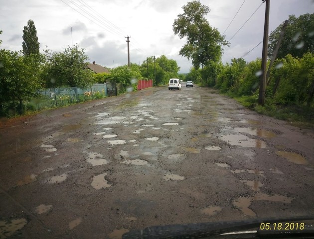 «Гроші на вітер»: волиняни скаржаться на неякісний ремонт дороги