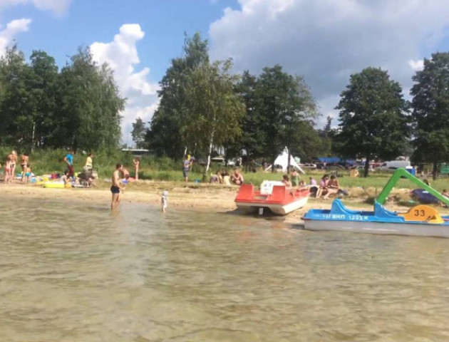Чому у Світязі можуть заборонити торгівлю на центральному пляжі