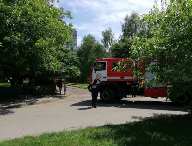 У луцькій багатоповерхівці горів балкон. ФОТО