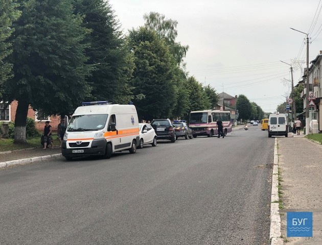 На Волині автобус з пасажирами в’їхав у легковик. ФОТО