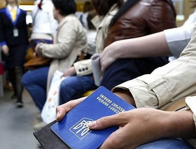 Пенсія кожному третьому: що чекає українських заробітчан