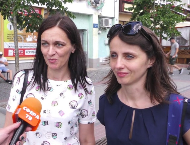З якими настроями зустрічають День Конституції волиняни. ВІДЕО