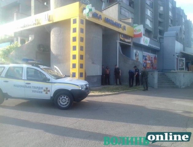 У Луцьку затримали напівоголеного, п’яного дебошира. ФОТО