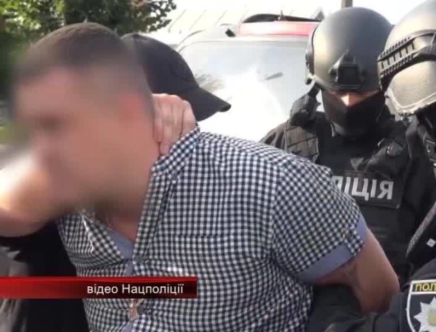У Луцьку на хабарі затримали полковника поліція: як це було. ВІДЕО