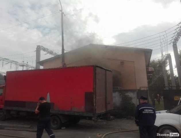 На всіх вулицях Луцька після пожежі на підстанції відновили електропостачання
