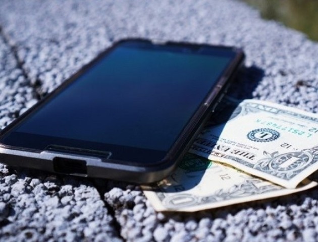 Google змусить власників смартфонів платити за Android
